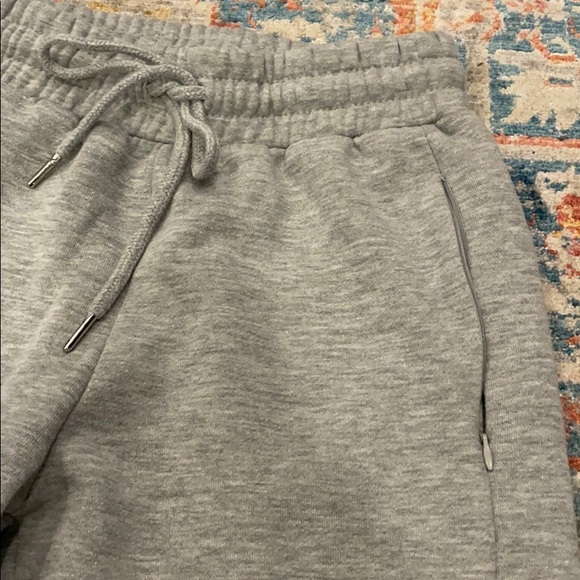 Gray straight leg sweatpants - Picture 2 of 2